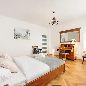 Metro Zacisze Fausta House With Garden Apartament Warszawa